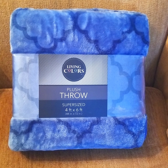 Living Colors Other - Super Plush Throw NWOT